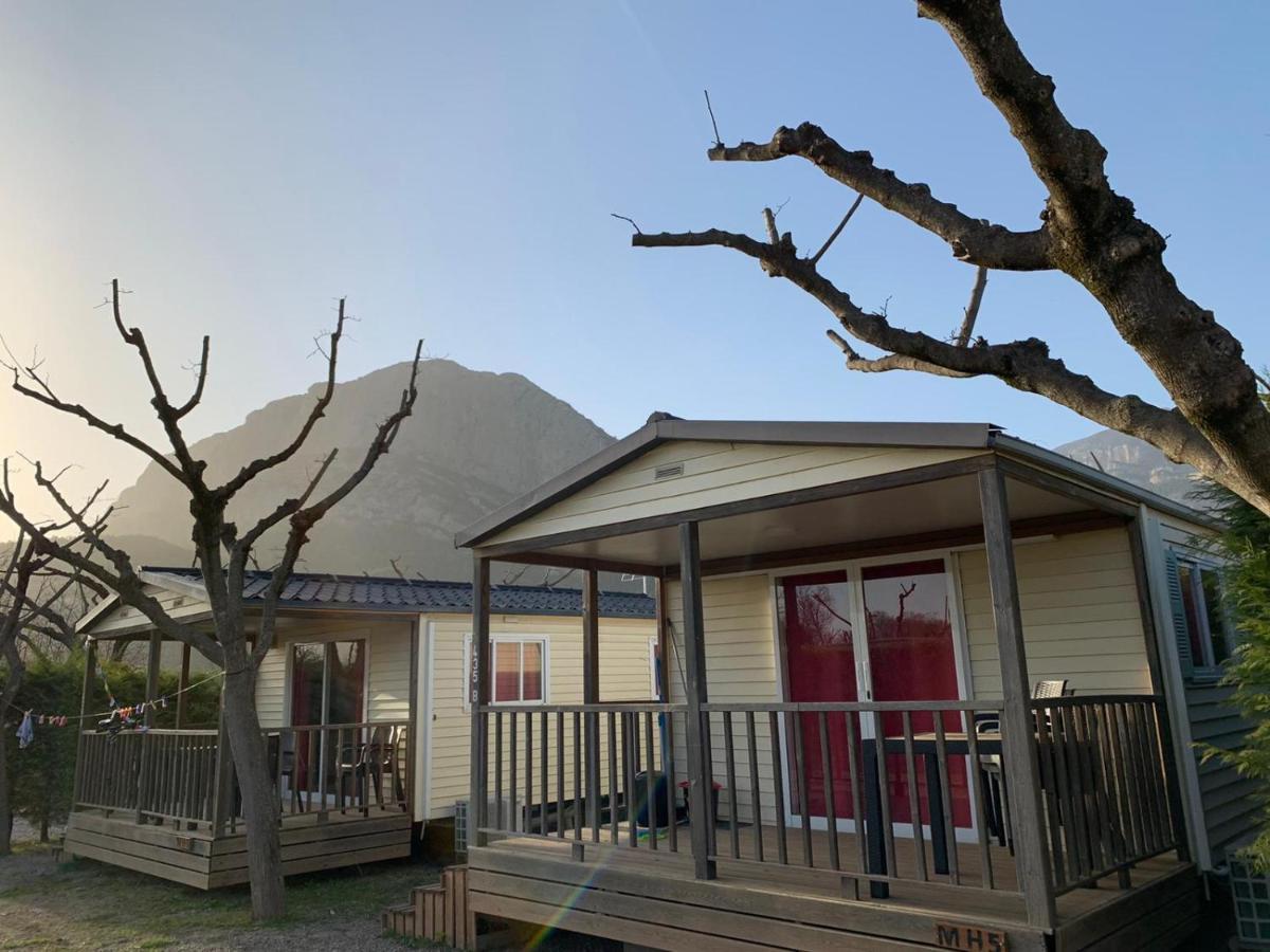 Camping Oliana Kültér fotó